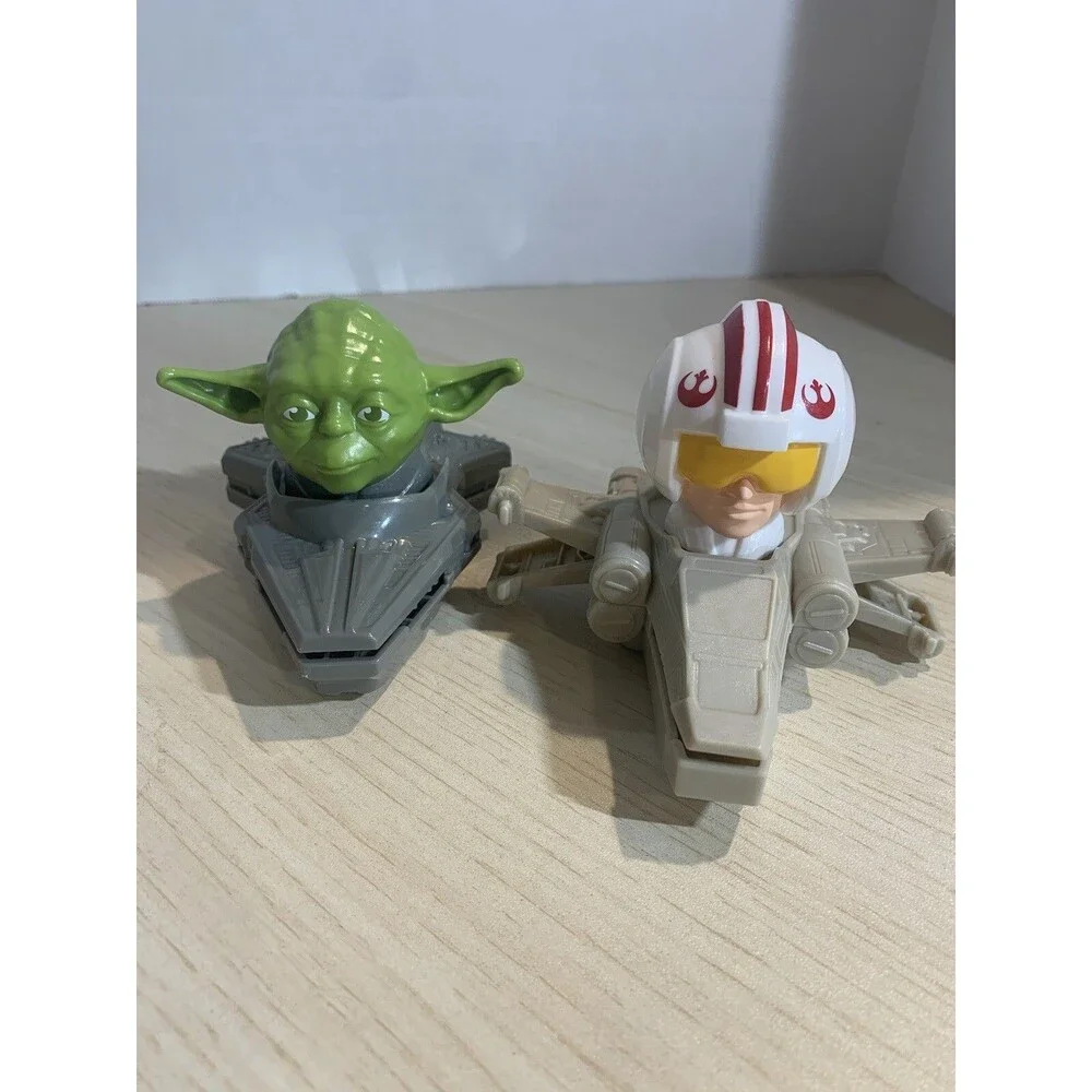 McDonald’s Star Wars 2020 Luke Skywalker Flying X Fighter & Yoda Flyng Destroyer